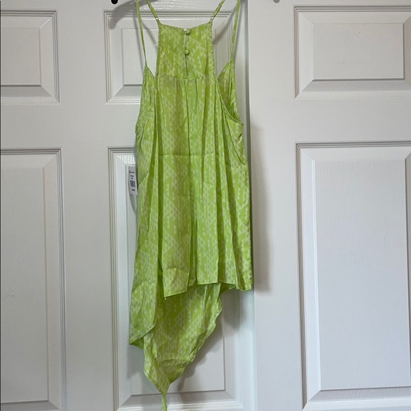 BNWT Sleeveless Shirt with long side - Picture 7 of 10